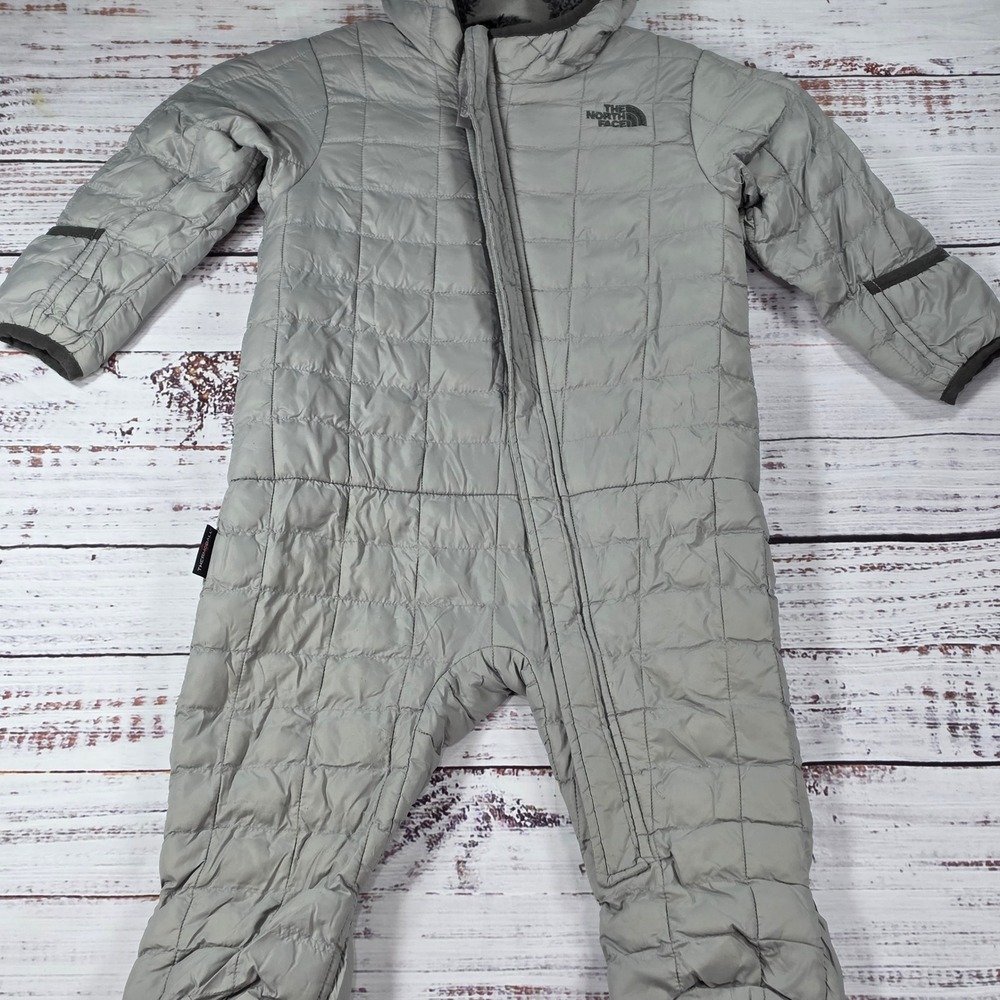 The North Face ThermoBall Bunting Infant 12-18M Gray Excellent Quilted Fleece